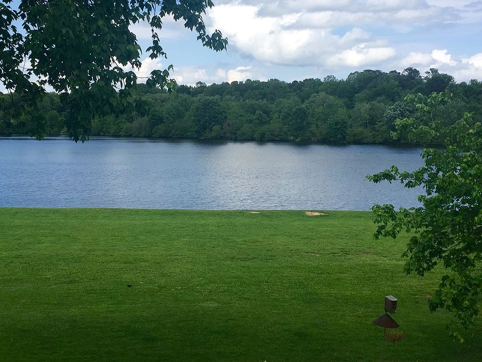 180 degree view of Lake Peachtree from condo back balcony