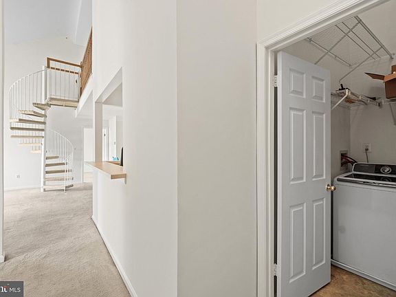 5th image of 604 Moonglow Rd APT 304