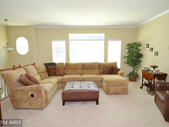 3rd image of 636 Highland Farms Cir