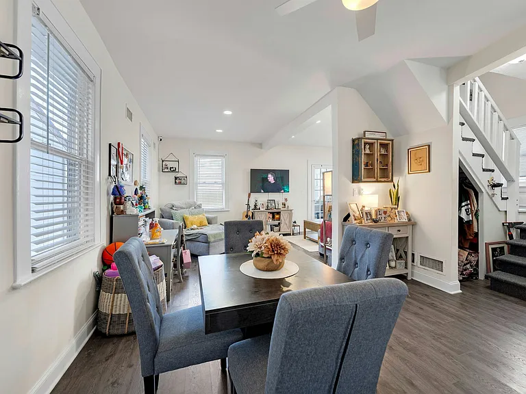 632 Chase Ave #2 — Photo 9