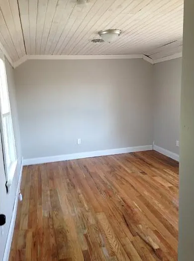 28 E Commerce St — Photo 12