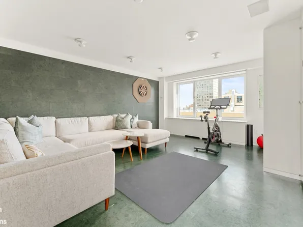 201 East 79th Street image 20 of 21