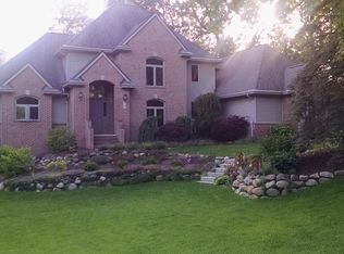 7709 Partridge Hill Dr, Brighton, MI