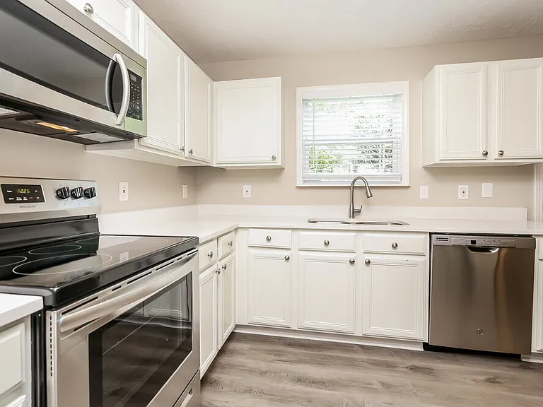 5625 Dory Dr — Photo 8