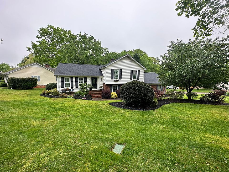 1st image of 30 Dawnwood Dr