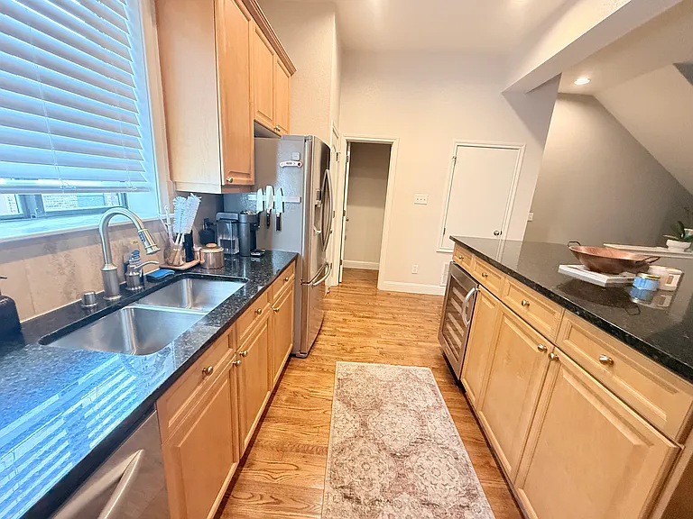 4230 Travis St #8 — Photo 11