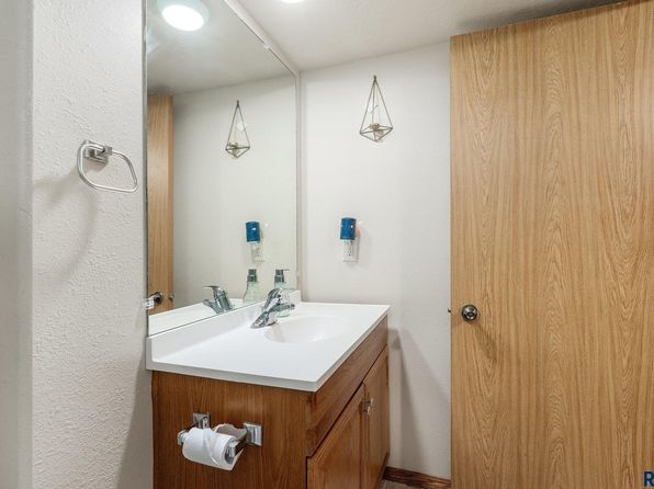 sioux-falls-south-dakota-85818630 picture