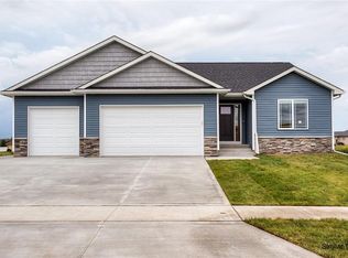 514 Prairie Ridge Dr, Huxley, IA 50124