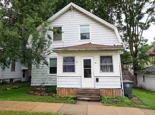 810 W 1st St, Waterloo, IA 50701
