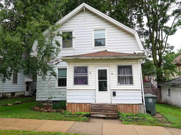 810 W 1st St, Waterloo, IA 50701