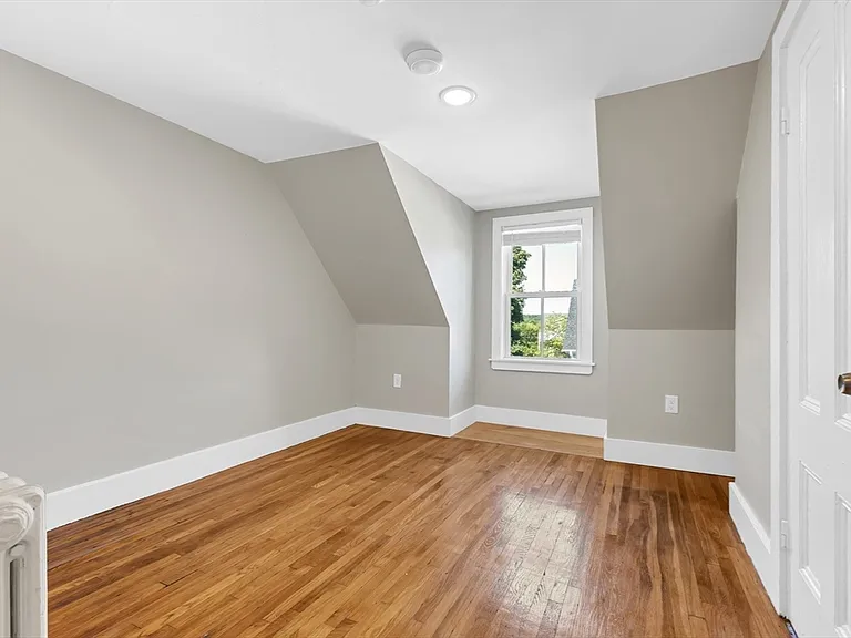28 Evergreen St #3 — Photo 8