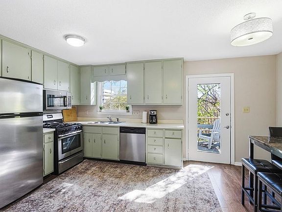 5th image of 1787 Ridgeway Ave NW