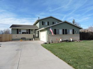 906 Candytuft Blvd, Pueblo, CO 81001