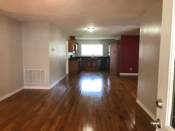 745 Peyton Dr, Beaumont, TX 77706