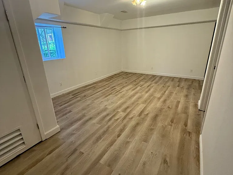8027 Ney Ave — Photo 6