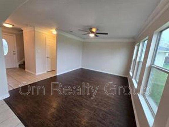 5th image of 707 Mockingbird St #5616