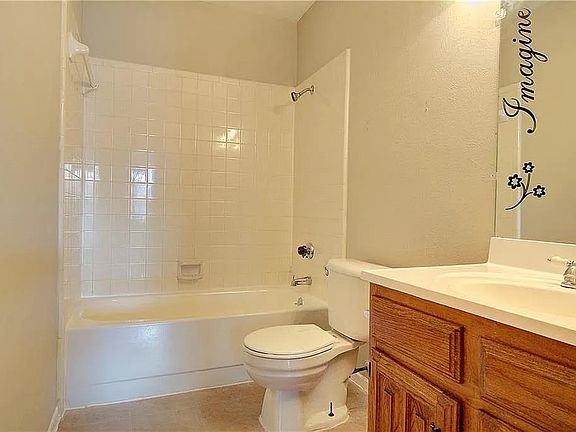 2nd image of 3414 Chesapeake Dr
