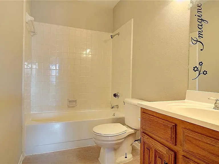 3414 Chesapeake Dr — Photo 2