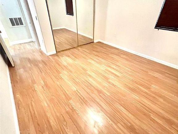 5th image of 220 Mission Newport Ln APT 104