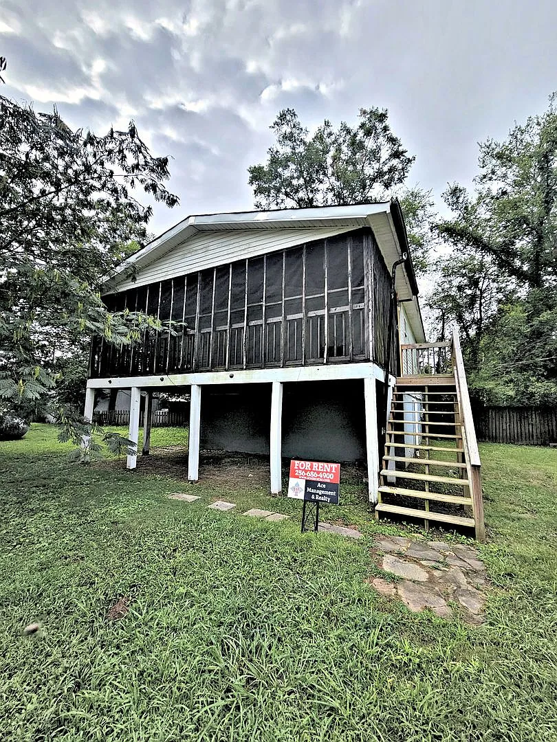Move In Special Single Family Home 2br / 1ba — Photo 1