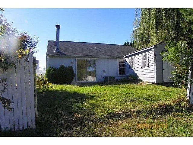 405 Northfields Ct photo 1