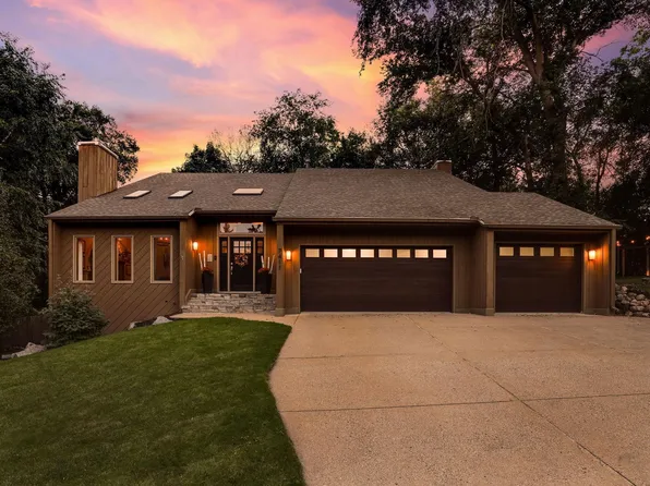 7411 W 114th St, Bloomington, MN 55438