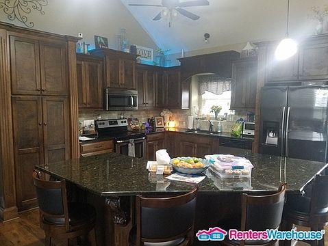 2nd image of 8827 N Agnes Ave