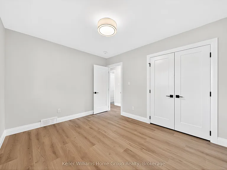535 Elgin St — Photo 29