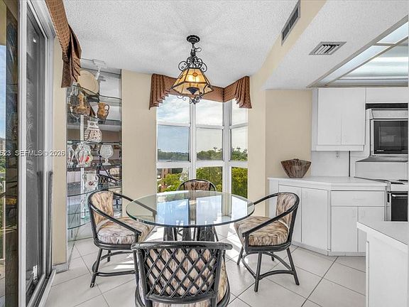 3rd image of 1000 Quayside Ter APT 701