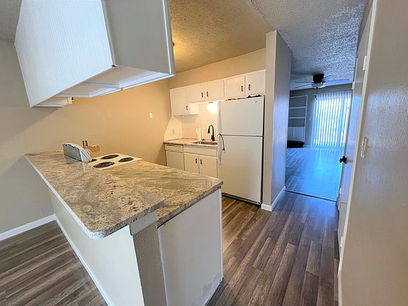 4th image of 7013 SW Westchester Cir