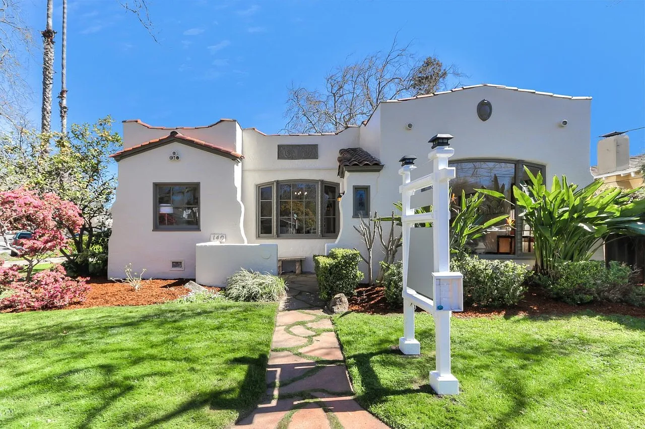 140 N Buena Vista Ave — Photo 1