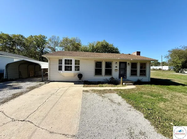 605 N 4th St, Clinton, MO 64735