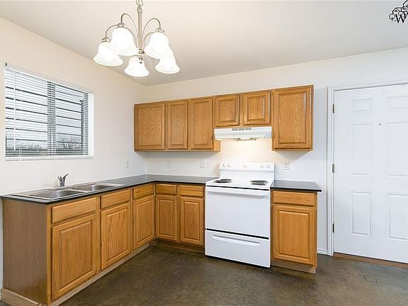 4th image of 1703 6th St