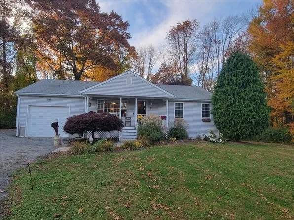 7 Ivy Trail Dr, Johnston, RI 02919