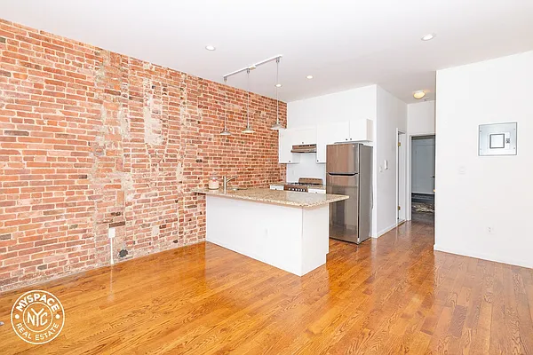 Rented by MySpaceNYC | media 9