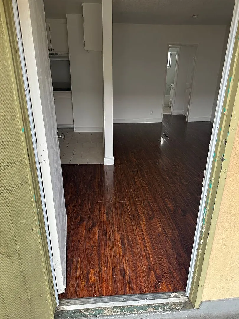 Building Photo - 8601 State St #1-21