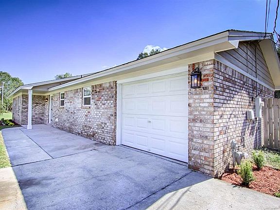 4th image of 10701 Willow Lake Dr