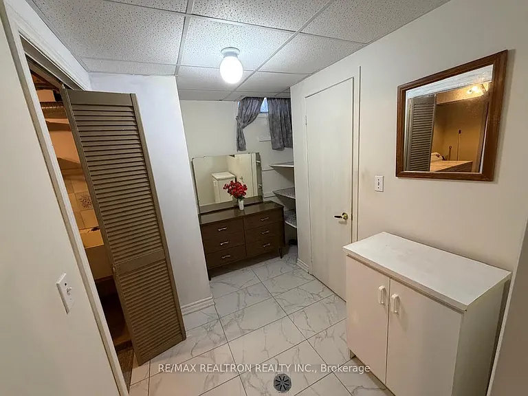 5 Lamar St #BASEMENT — Photo 8