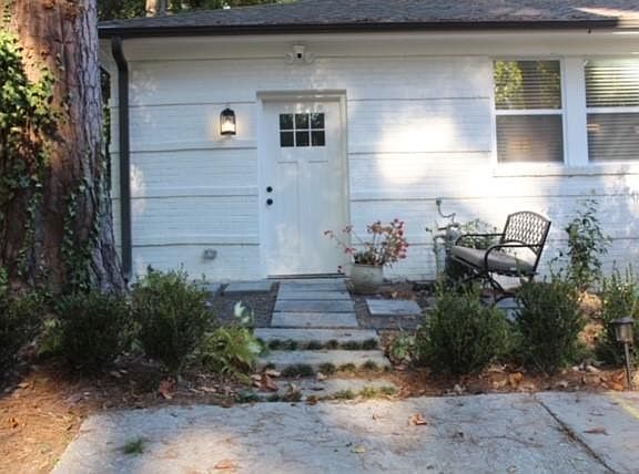 Mudroom entry.