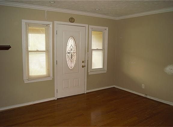 5th image of 1419 S Durant St