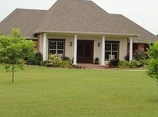 91 Curtis Rd, Pineville, LA 71360