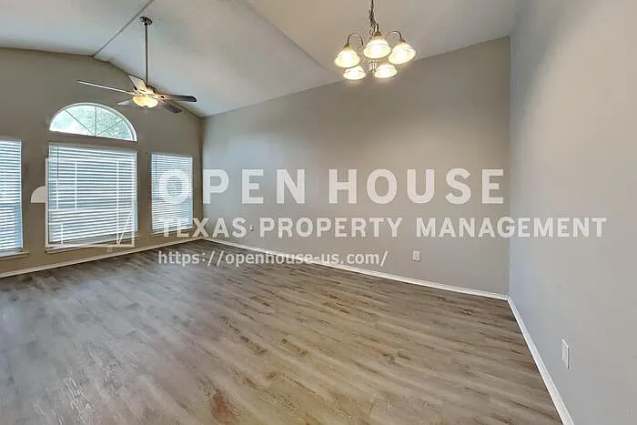 4066 Tulip Tree Dr — Photo 5