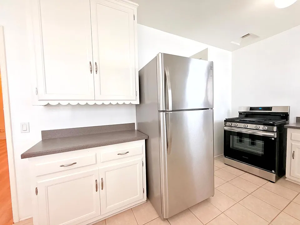 Lovely Renovated Cozy and Spacious 1 Bed 1 bath Unit in Melrose-Fairfax area