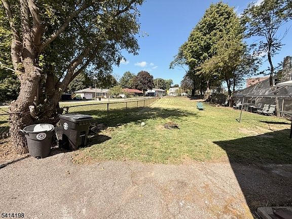 4th image of 17 Stoll St