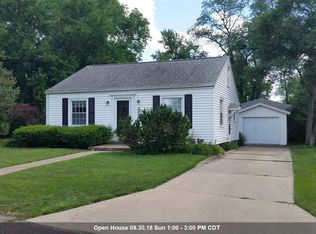 3300 N Kentwood Ct, Peoria, IL 61604