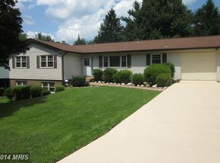 10814 Zion Dr, Fairfax, VA 22032