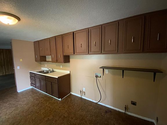 5th image of 918 Timberline Dr