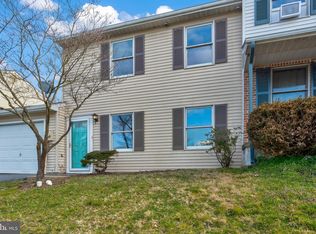 8 Russet Ln, Millersville, PA