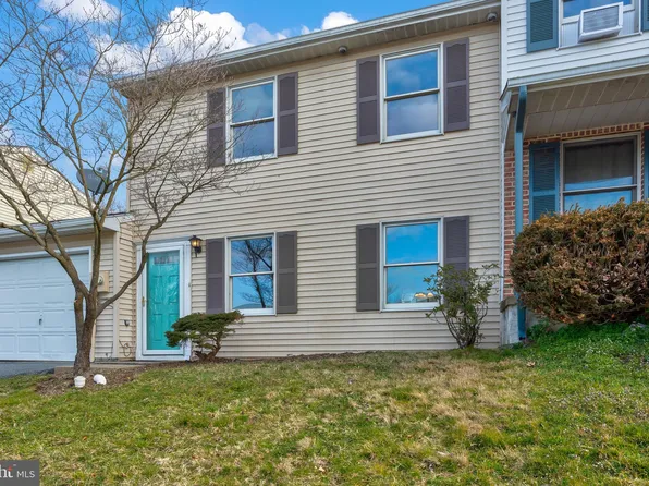 8 Russet Ln, Millersville, PA 17551