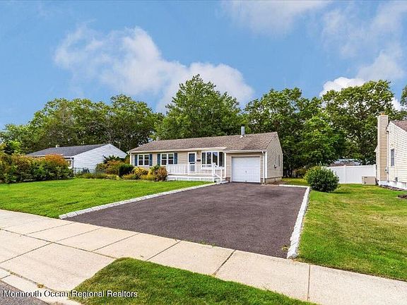 4th image of 115 Taft Dr